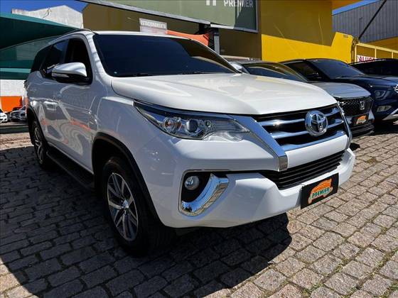 TOYOTA HILUX SW4 2.7 SR 4X2 16V FLEX 4P AUTOMÁTICO